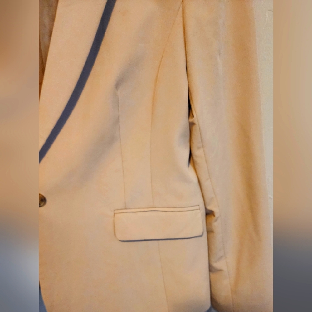 Tan Structured Blazer - Picture 2 of 6